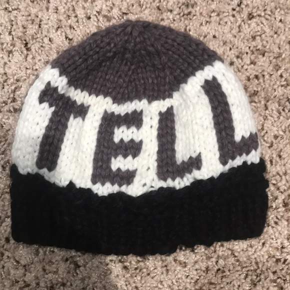 BCBGeneration winter hat - Picture 2 of 3